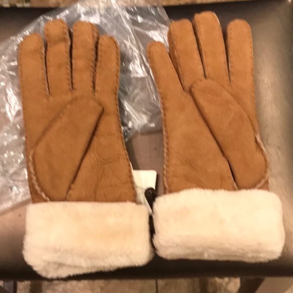 UGG Accessories Ugg Shearling Lined Gloves Size L Nwt Poshmark